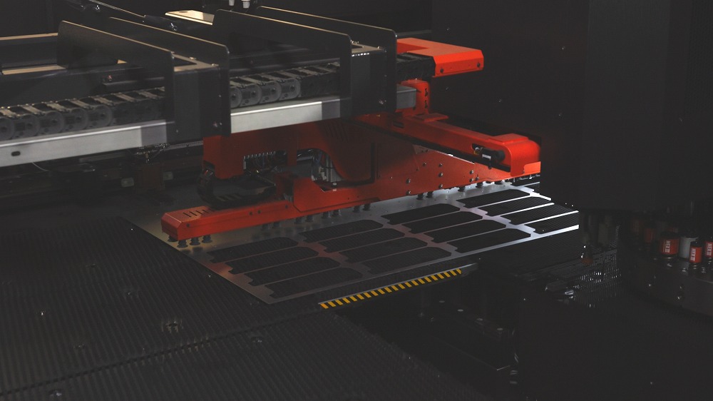 ブランク（抜き）プレス加工